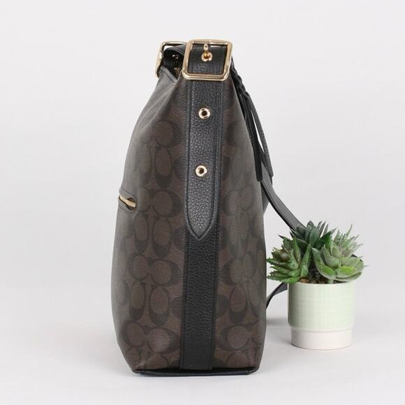 Coach Val Duffle Bag In Signature Canvas - Picture 4 of 8